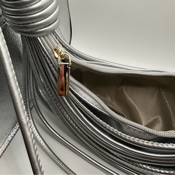 Ruched cloud shoulder purse dumpling bag for woman handbag gray metallic silver - Picture 8 of 8